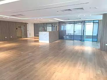 Offices For rent in Northern 90th St., 90th Street, 630 sqm