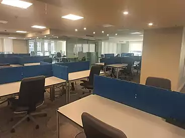 Administrative For rent in Northern 90th St., 90th Street, 600 sqm