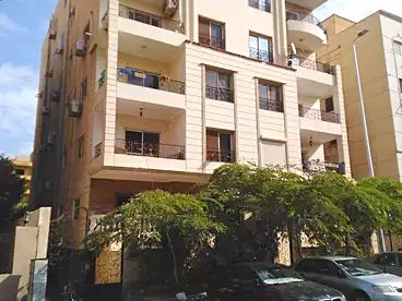 شقق للبيع في شارع عبد الله النديم، النرجس عمارات، 220 متر