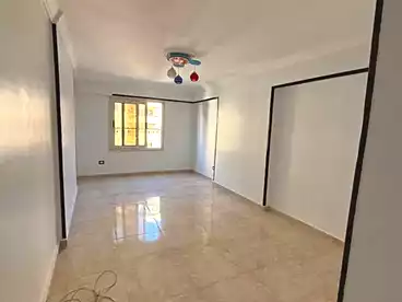 Apartments For sale in Gamal Abdel Nasser St., El Mandara, 165 sqm