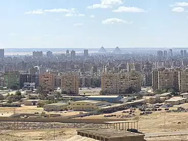 شقق للإيجار في شارع الكورنيش، مدينة المعراج، 200 متر