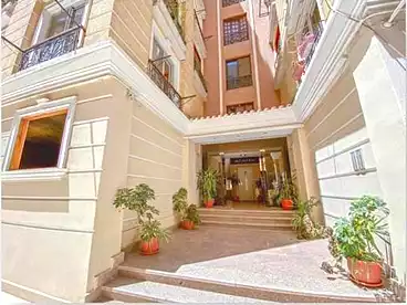 Apartments For sale in Area 3, Eighth Neighborhood, 170 sqm