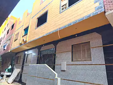 منزل / بيت للبيع في كورنيش حلوان، حلوان، 200 متر