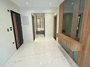 Apartments For sale in Mohammed Kamel El Harouni St., 6th Zone, 250 sqm