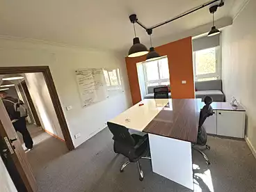 Offices For rent in Street 200, Degla, 200 sqm