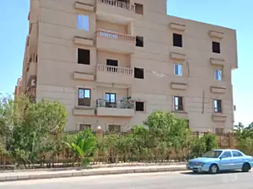 شقق للبيع في المجاورة الأولى، حي الصفوة - الحي الثاني، 200 متر