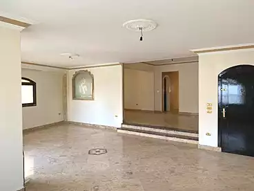 سكني للبيع في الشارع الرابع، الحي الرابع، 200 متر