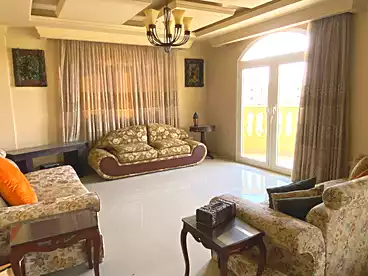 في شارع سمير شحاتة، الياسمين 1، 1600 متر