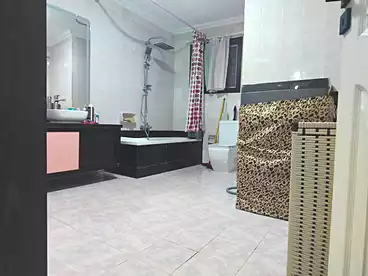 عقارات للبيع في شارع عين شمس، البيطاش، 200 متر