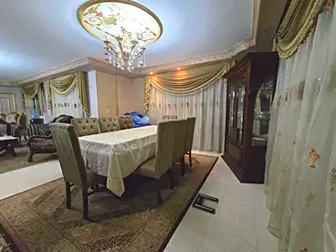 للبيع في طريق مدينتي، المنطقه الأولى عمارات، 261 متر