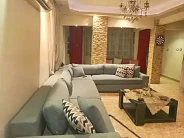 شقق مفروشة للإيجار في شارع العروبة، مصر الجديدة، 200 متر