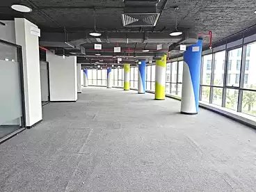 Administrative For rent in Northern 90th St., 90th Street, 632 sqm