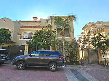 Villas For sale in El Patio 4 Compound - La Vista, Compounds in Elshorouk City, 210 sqm