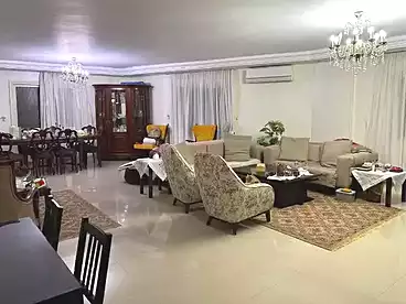 Apartments For sale in Carrefour Main Street, Zahraa El Maadi, 211 sqm