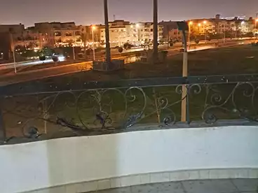 في شارع محمد رحيم، الياسمين 3، 200 متر