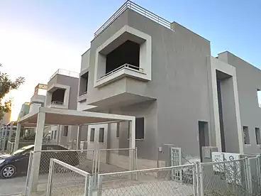 Town House For sale in Palm Hills Kattameya Extension Compound - PK2, Compounds in New Cairo, 275 sqm