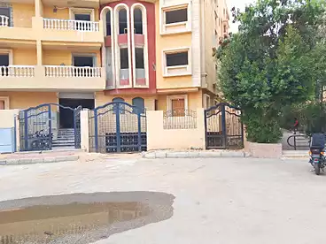 For sale in Sixteenth Neighborhood, El Sheikh Zayed, 350 sqm