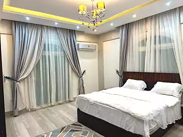 عقارات للإيجار في شارع علي السباعي، الياسمين 4، 350 متر