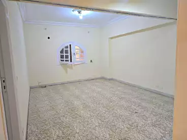 شقق للإيجار في شارع متفرع من الكفراوي، الحي الثاني، 150 متر