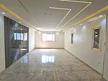 Private للبيع في شارع الهرم، الهرم، 140 متر