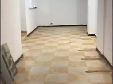 Commercial For sale in Street 45, El Asafra, 80 sqm