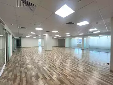 Offices For rent in Bank Center Street, New Cairo - 5th Settlement, 570 sqm