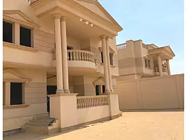فلل للبيع في كمبوند رويال سيتي - مجموعة البابطين، كمبوند بالشيخ زايد، 630 متر
