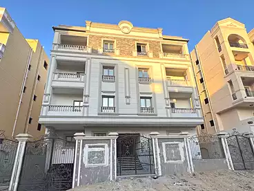Apartment with Garden For sale in New Narges, New Cairo - 5th Settlement, 150 sqm