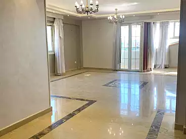 للإيجار في احمد عكاشة، شارع د، 300 متر