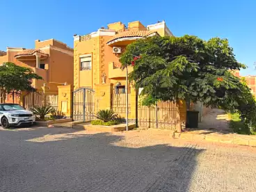 فيلا منفصلة للبيع في كمبوند وان بيس - الفرسان، كمبوند بالتجمع الخامس، 400 متر