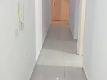 Private للإيجار في شارع زيد بن حارثه، جنوب الاكاديميه (أ)، 180 متر
