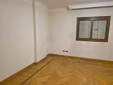 شقق للبيع في شارع فريق أول علي عامر، المنطقة السادسة، 300 متر
