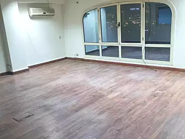 Offices For rent in Northern 90th St., 90th Street, 400 sqm