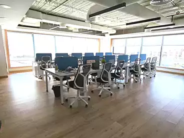 Administrative For rent in Southern 90th St., 90th Street, 450 sqm