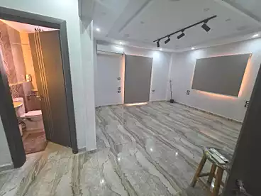 عقارات للإيجار في شارع عمر مكرم، النرجس 8، 200 متر