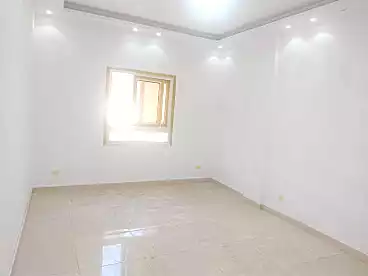 شقق للبيع في محرم بك، الاسكندرية، 100 متر