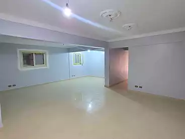 Apartments For rent in Abou Quer St - El Horeya Rd, Ganaklis, 220 sqm