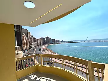 Apartments For sale in El-Gaish Rd St., Miami, 220 sqm