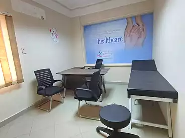 مركز طبي للإيجار في مدكور، الهرم، 400 متر