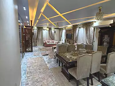 في المجاوره الثانيه عشر، غرب سوميد، 200 متر