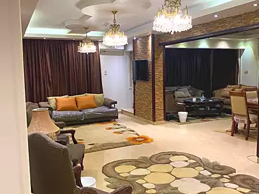 في منطقة نادي الصيد، الدقي، 200 متر