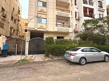 في شارع الجزيرة، المستثمرين الجنوبية، 320 متر
