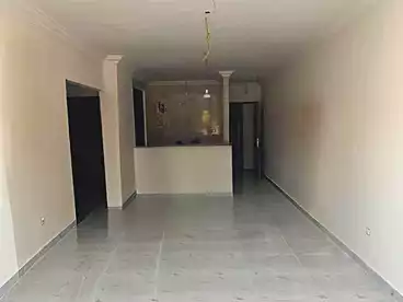 Apartments For sale in Kanal Al Mahmoudeya Al Bahri St, Moharram Bey, 125 sqm