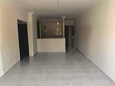 Apartments For sale in Kanal Al Mahmoudeya Al Bahri St, Moharram Bey, 125 sqm
