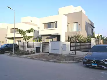 في سنتر فيل - كمبوند هايد بارك، كمبوند هايد بارك، 374 متر