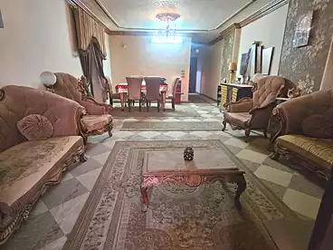 في شارع العشرين، فيصل، 235 متر