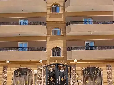 شقق للبيع في شارع السنترال، المجاورة الأولى، 140 متر