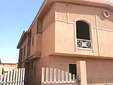 Twin House For sale in Pyramids Walk Compound - Wadi Degla, Compounds in 6 October, 250 sqm