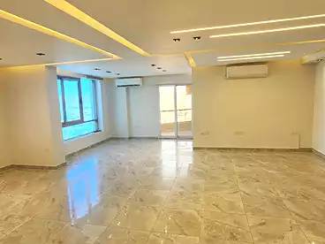 in El Maadi Ring Road, Maadi, 250 sqm