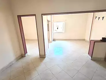 في شارع لبنان، المهندسين، 150 متر
